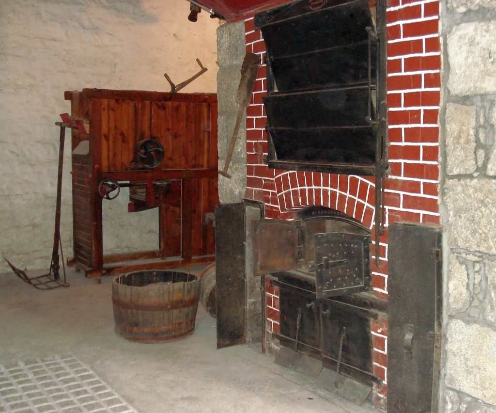 Der Ofen des alten Darrbodens von Knockdhu. Bild: Karl Wolffhardt