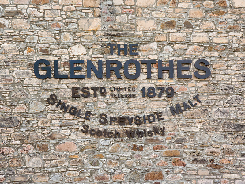 Glenrothes Schriftzug, Bild von Ikiwaner, CC-Lizenz