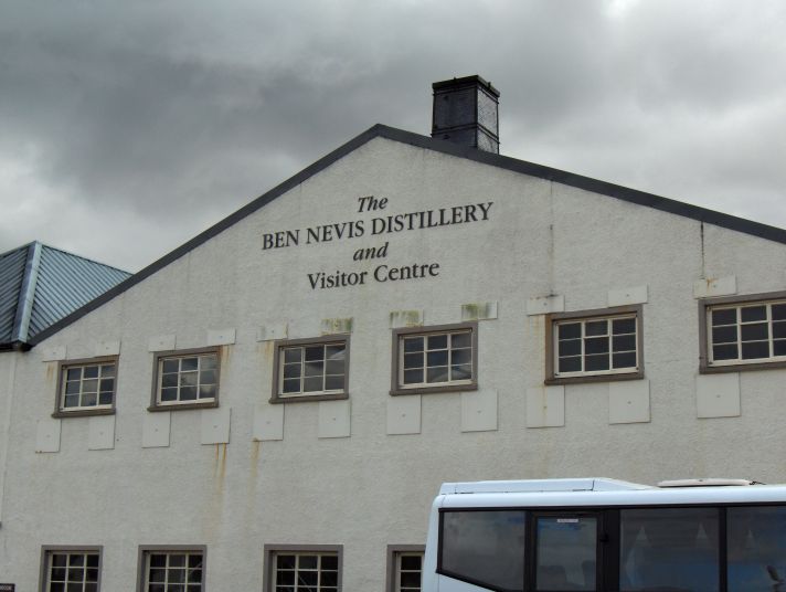 Ben Nevis Destillerie, unbekannter Autor, nutzbar unter Creative Commons Attribution-Share Alike 3.0