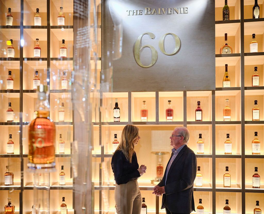 221025 Balvenie 60 Lunch


Credit: Ben Broomfield
Credit Social: @photobenphoto
Copyright: Ben Broomfield Photography
07734 852620
photo@benbroomfield.com
www.benbroomfield.com (221025 Balvenie 60 Lunch


Credit: Ben Broomfield
Credit Social: @photobe