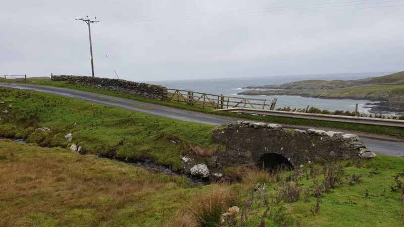 Die Brücke beim Kilchiaran Bay