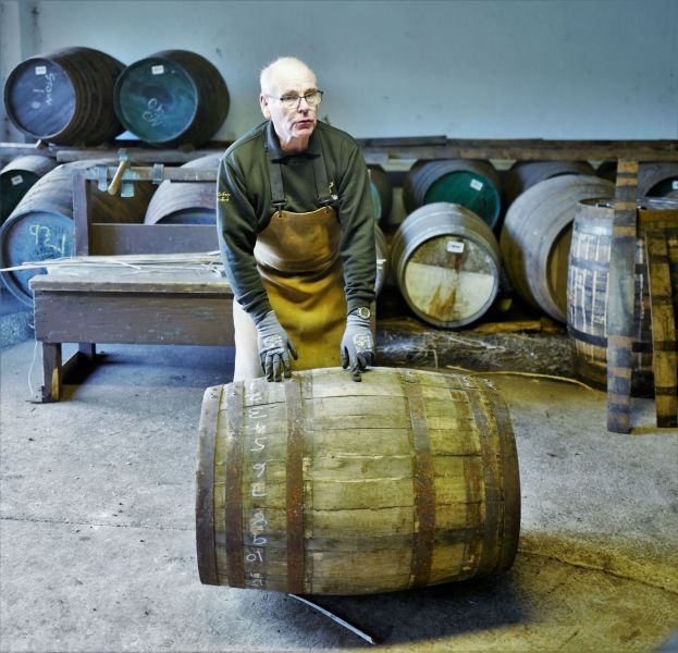 Glenfiddich-Distillery-Cooperage-Kueferei-Ian-Mc-Donald