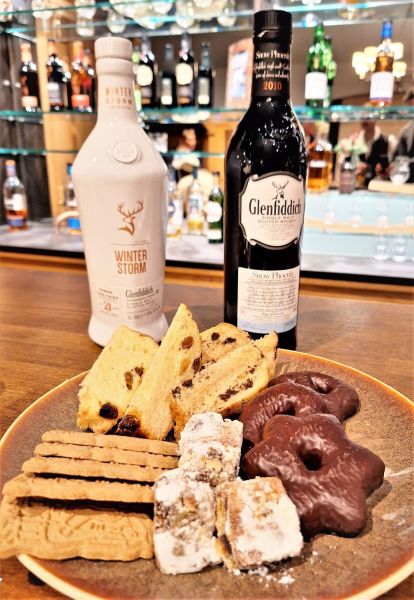 Glenfiddich-Distillery-Santas-Dram