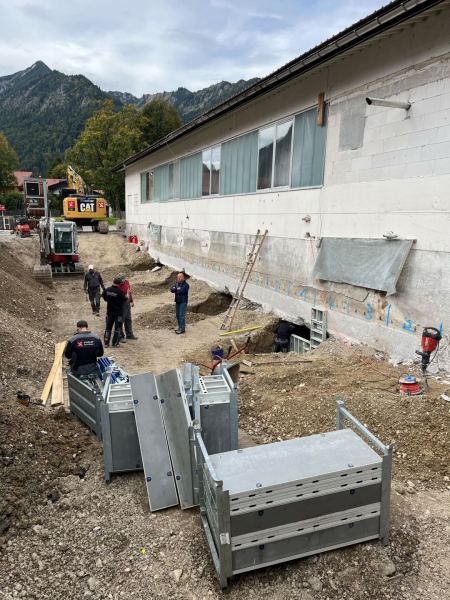 Unterfangen-der-Bodenplatte-fuer-weiteren-Aushub