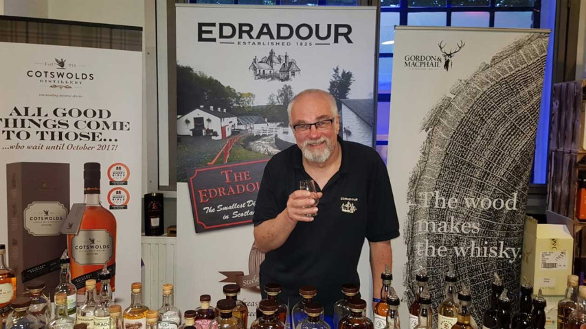 Auch dabei: Das Steeler Whisky Fass mit Edradour  sowie Abfüllungen von Gordon & MacPhail und Signatory