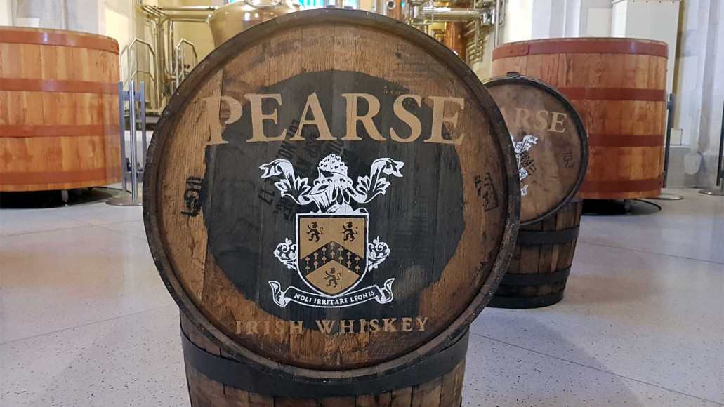 Wappen und Leitspruch der Pearse Lyons Distillery