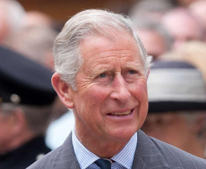 Prinz Charles besucht Ardbeg und Laphroaig