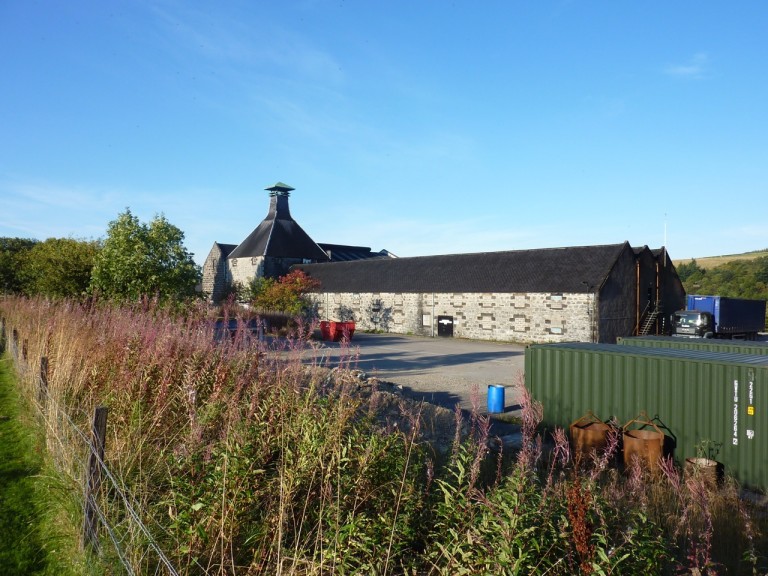 Whiskyfun: Angus verkostet geschlossene Brennereien
