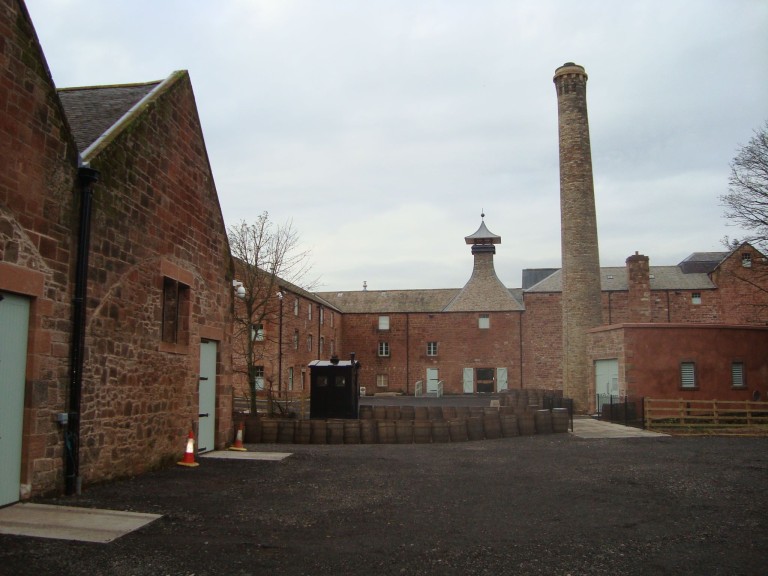 Annandale Distillery will Fass für 1 Million Pfund verkaufen.