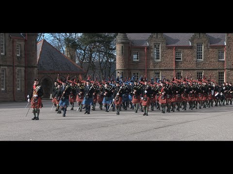 Video: Cadets Pipe Band in den Highlands