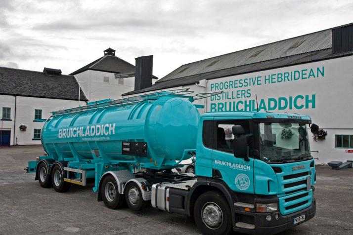 Whisky im Bild: Bruichladdich – Ein Tanklaster fährt nach Islay…