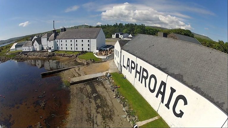 Video: Die Destillerie Laphroaig mit dem DJI Phantom Quadcopter