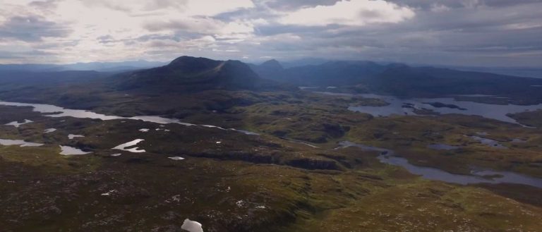 Video: Die Cairngorms und Schottland aus der Luft