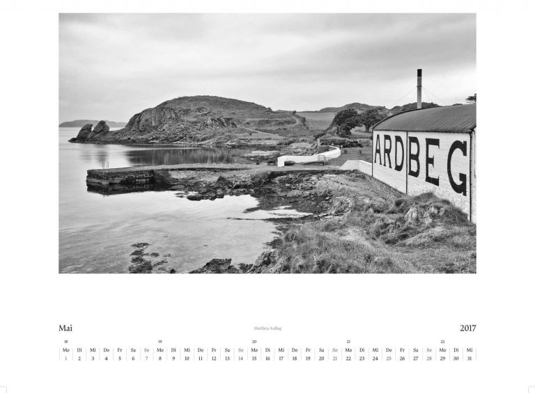 Nur heute: Gewinnen Sie einen von drei Bildkalendern „Whisky Island / Islay 2017“