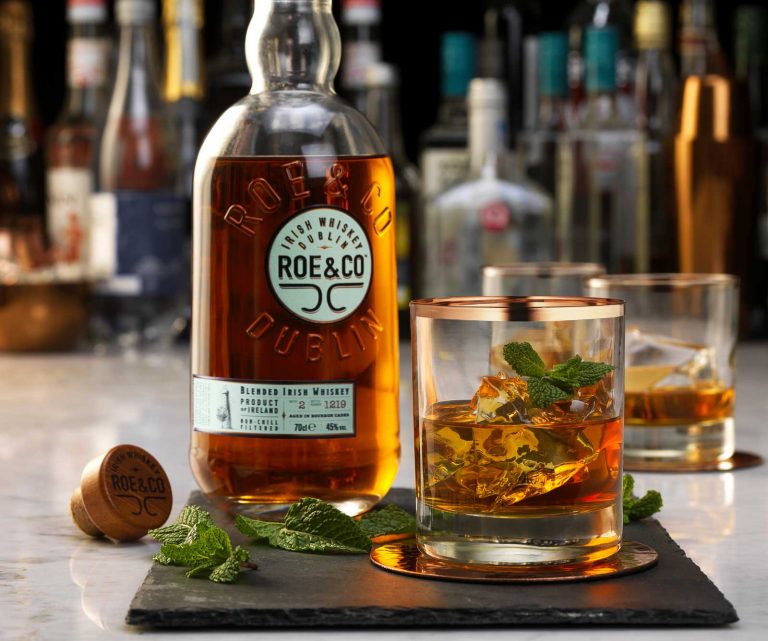 PR: Diageo launcht ersten irischen Premium-Whiskey Roe & Co