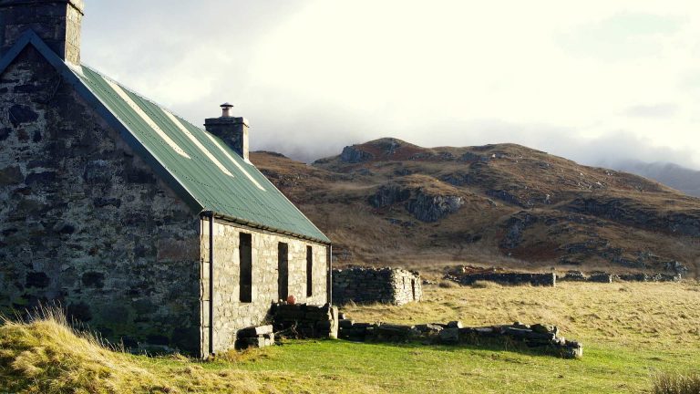 SPON: Übernachten in Schottlands Wildnis – Die Hütten der Highlander