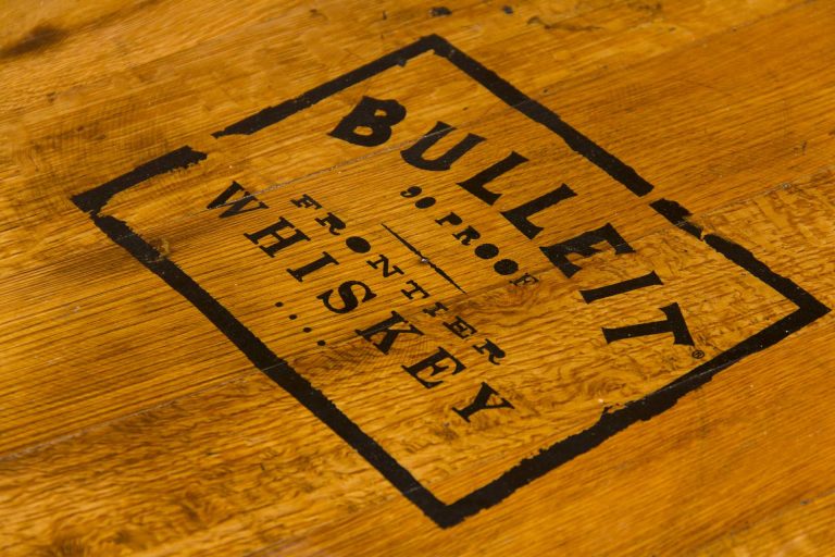 Bulleit Frontier Whiskey verstärkt Engagement für Nachhaltigkeit