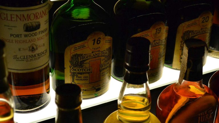 Whiskyfun: Angus verkostet zwei alte Blends