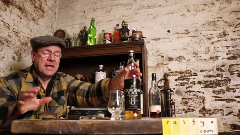 Video: Ralfy verkostet Highland Black 8yo Blended Whisky (Review #721)