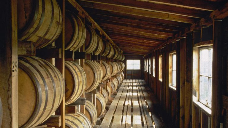 PR: Über 10 Millionen Fässer Bourbon lagern jetzt in Kentucky