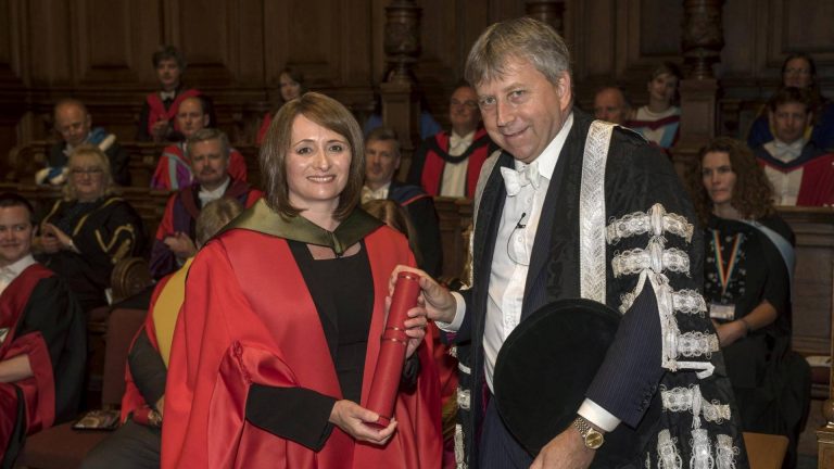 Master Blender Rachel Barrie von Uni Edinburgh mit Ehrendoktorat ausgezeichnet