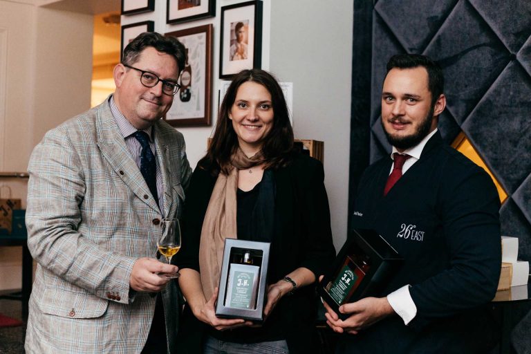 PR: A compliment to Laphroaig – Neueste Abfüllung der Whiskydestillerie Haider