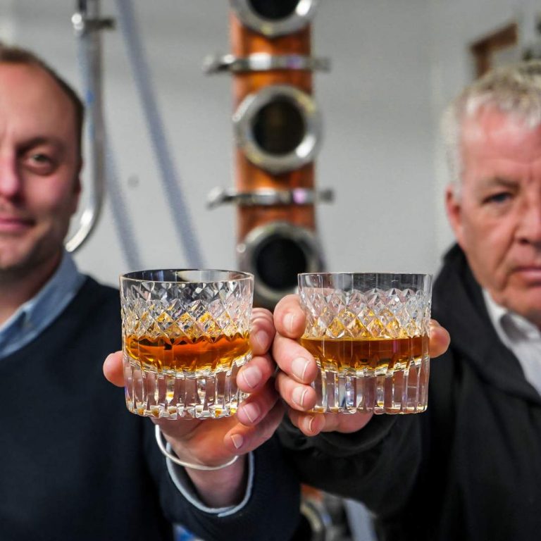 Isle of Wight Distillery mit erstem Whisky WhiskyExperts