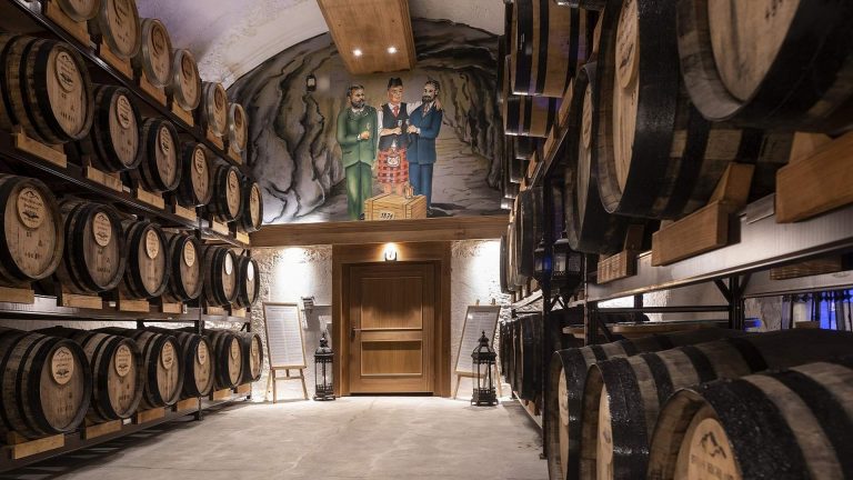 PR: Rugen Distillery an der IWSC mehrfach für Whisky ausgezeichnet