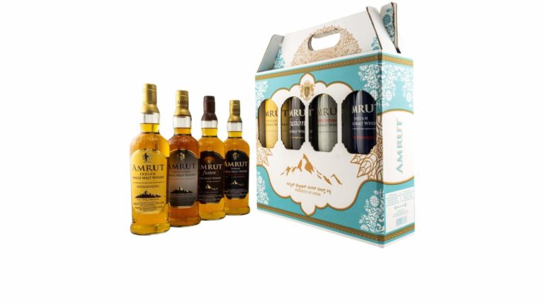 Jetzt bei Whiskyexperts gewinnen: 3 x das Amrut „Kofferset“ mit je vier Abfüllungen!
