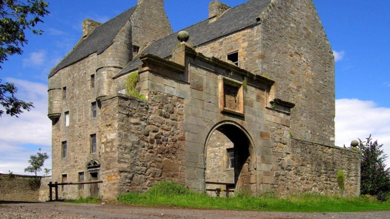 Planungsunterlagen für neue Whiskydestillerie in Abercorn nahe Midhope Castle eingereicht