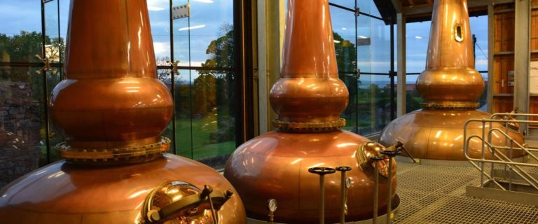 PRINEUS bringt zwei Einzelfass-Abfüllungen der Lindores Abbey Distillery nach Deutschland