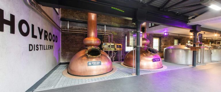 PR: Holyrood Distillery brennt speziellen Whisky nach 100 Jahre altem Rezept