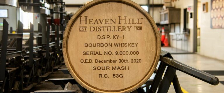 PR: Heaven Hill Distillery füllt Fass Nr. 9.000.000