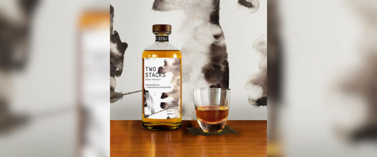 PR: Two Stacks führt die Irish Whiskey Tradition fort mit ihrem ersten peated Single Malt