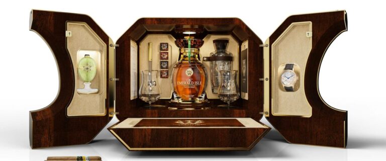 PR: Texanische Sammler zahlen zwei Millionen Dollar für das Craft Irish Whiskey Club „Emerald Isle“-Set