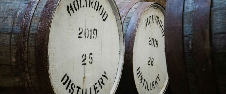 PR: Holyrood Distillery versteigert drei außergewöhnliche Fässer zugunsten lokaler Wohltätigkeitsorganisationen