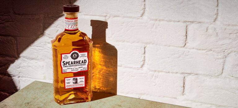 Neu: Loch Lomond Spearhead Single Grain Whisky aus mit Infrarot getoasteten Fässern