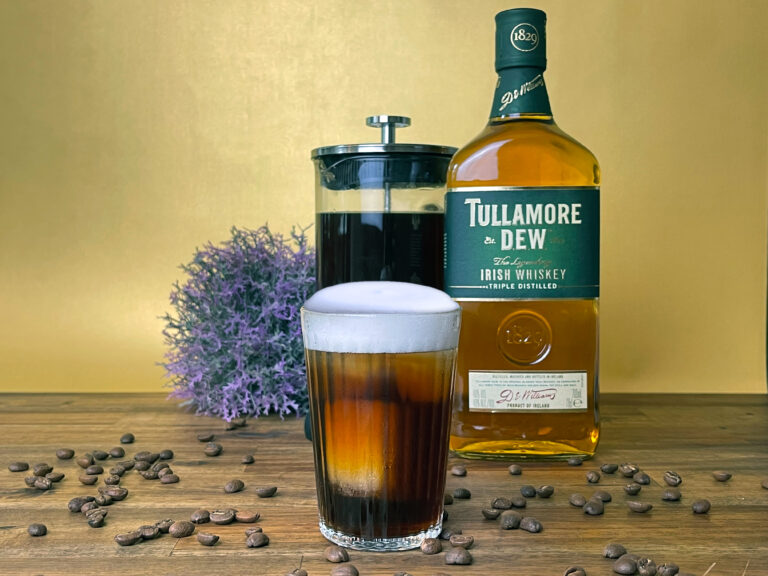 PR: Selbst gemacht: Erfrischende Irish Coffee Variante mit Tullamore D.E.W. erhält Einzug in deutsche Wohnzimmer