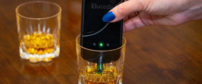 Eluceda entwickelt handflächengroßen Detektor für gefälschte Whiskys