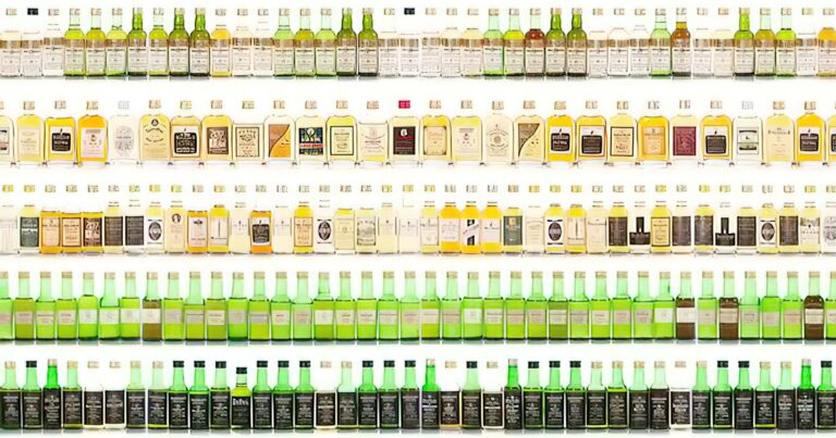 Whisky-Miniaturen bringen in Versteigerung bei Gildings fast £30.000 Pfund ein