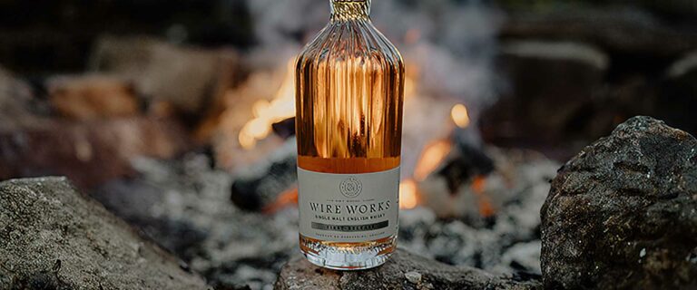 White Peak Distillery bricht Auktions-Rekord für englischen Whisky