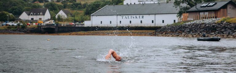 Talisker und Parley for the Oceans: Ross Edgley mit Weltrekordversuch im Loch Ness