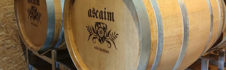 Aus Buchweizen: Tassilo-Whisky der ascaim Destillerie gewinnt „Bester Whisky 2023“ beim „Das goldene Stamperl 2023“