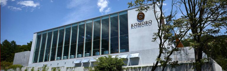Die Komoro Distillery startet die Destillation