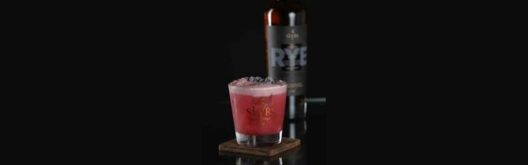 SLYRS Blueberry Bomb – der Sommercocktail mit Bavarian Rye Whisky