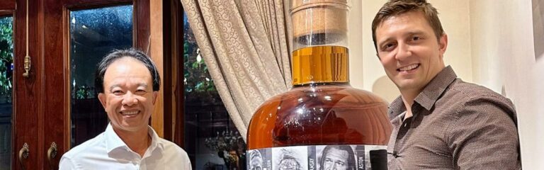 Die größte Whiskyflasche der Welt kommt in die wertvollste Spirituosensammlung der Welt – nach Vietnam