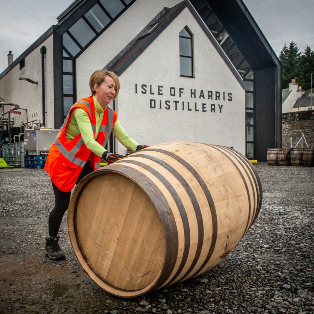 The Isle of Harris Distillers präsentieren ihren ersten Whisky The Hearach WhiskyExperts