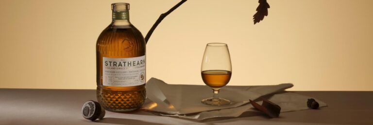 Douglas Laing präsentiert das Debut als Whiskybrenner: Strathearn Single Malt Scotch Whisky