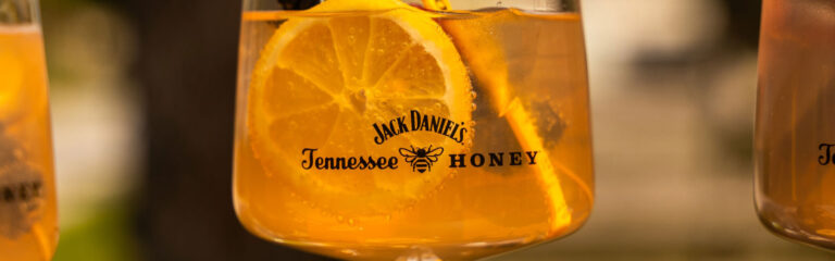 Jack Daniel’s bringt den #HONEYBEEDAY nach Österreich