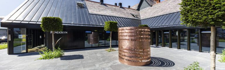 Neues von Penderyn: 25 Jahre Whisky aus Wales und erster getorfter Whisky aus Llandudno am 17. Juli